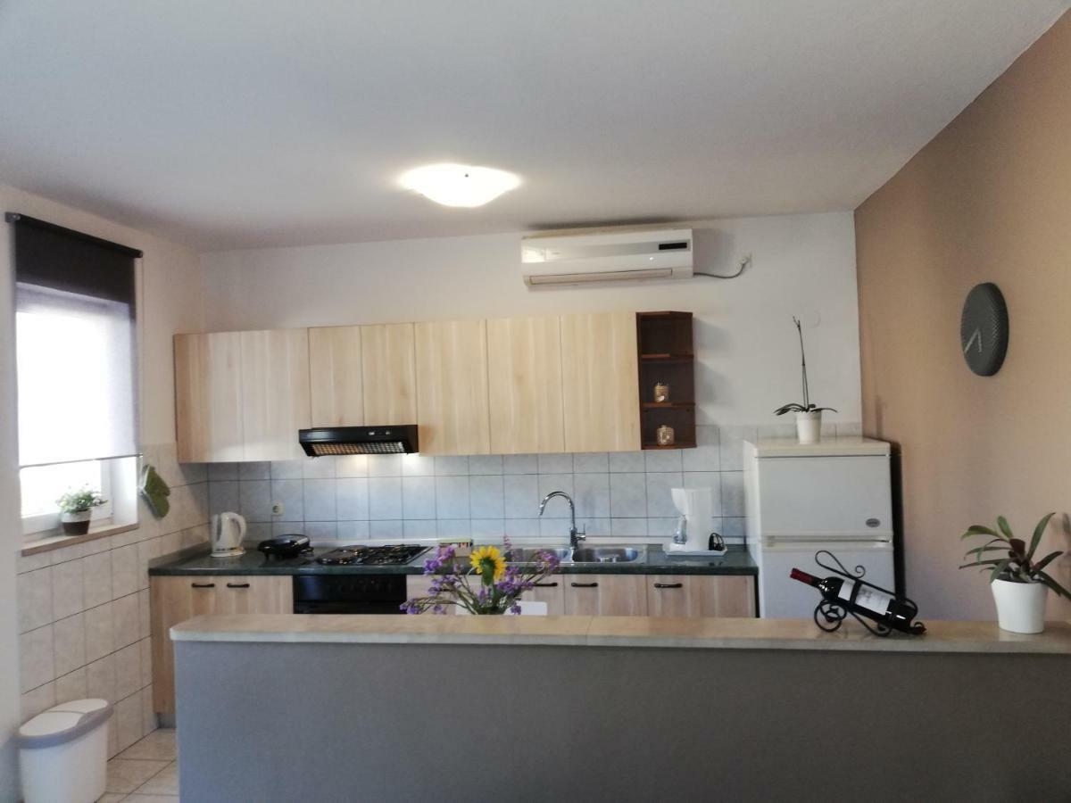 Apartman Katica Banjol Kültér fotó